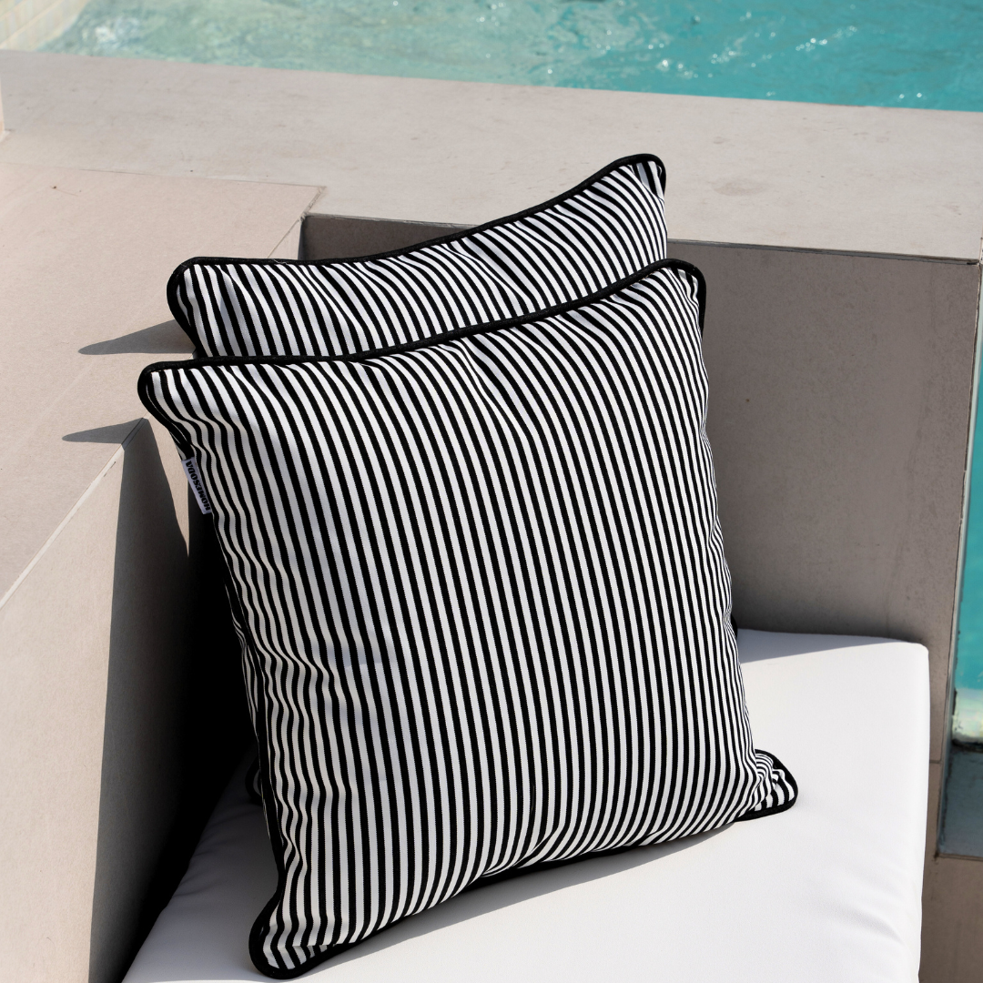 Midnight Lines Outdoor cushion (2 Pieces)