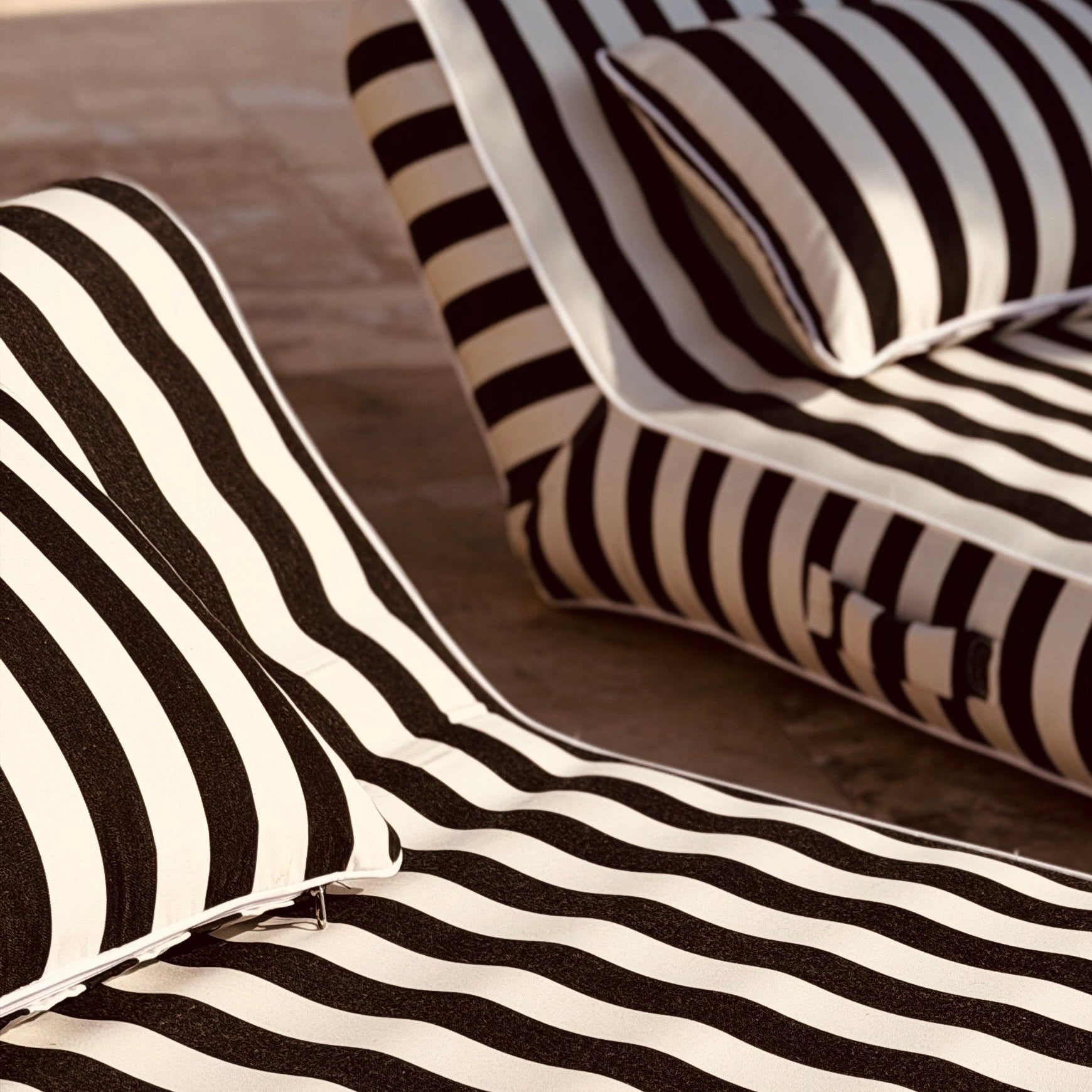 Monochrome 60 (2 Piece Set) l Signature Fabric - homesoda.store