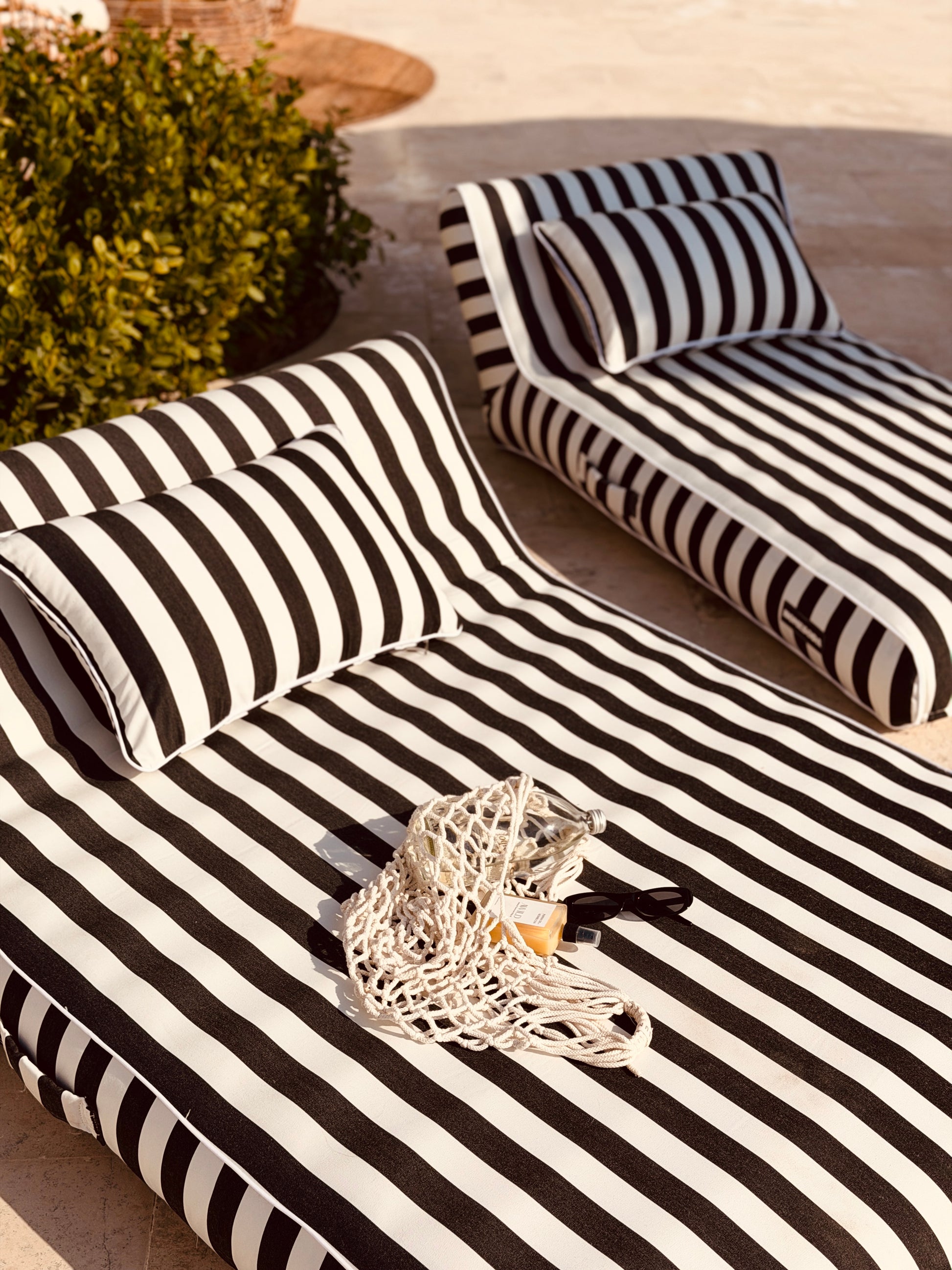 Monochrome 60 (2 Piece Set) l Signature Fabric - homesoda.store